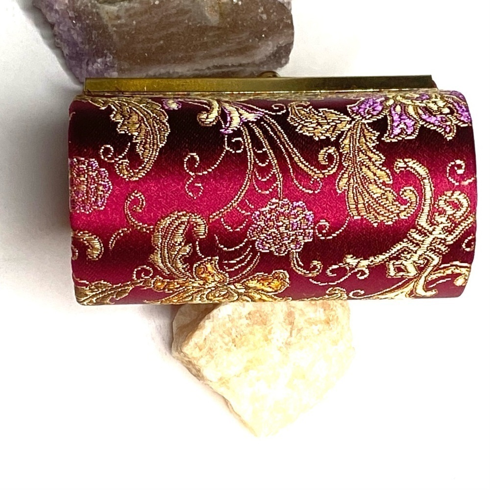 Cute and Small Little & Structured Asian Style Wallet for Change or Small Bills - Picture 3 of 10